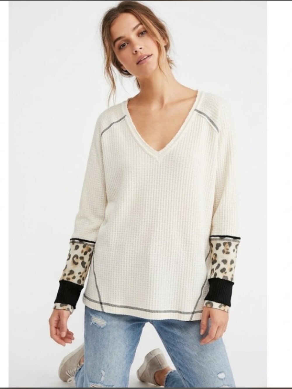 WE THE FREE Women's V-Neck Animal Print Sleeve Cream Termal Size Small